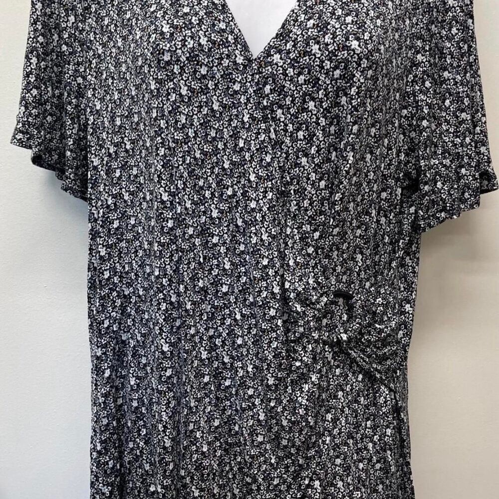 EUC Lane Bryant Size 14/16 Women's Black and White Blouse